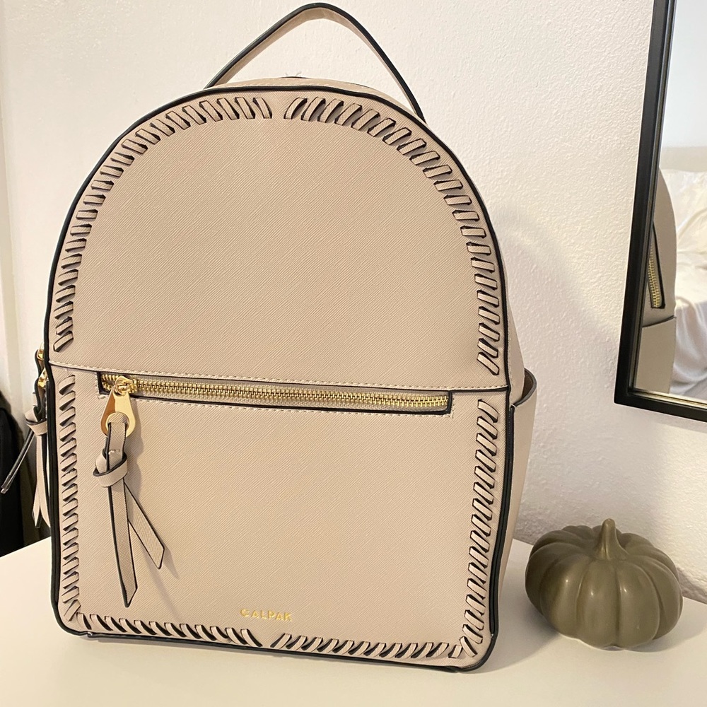 CALPAK Kaya travel backpack (Stone)